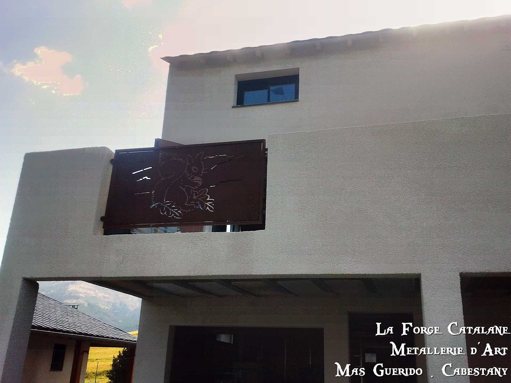 Garde corps decoupe laser ecureuil forge catalane.jpg